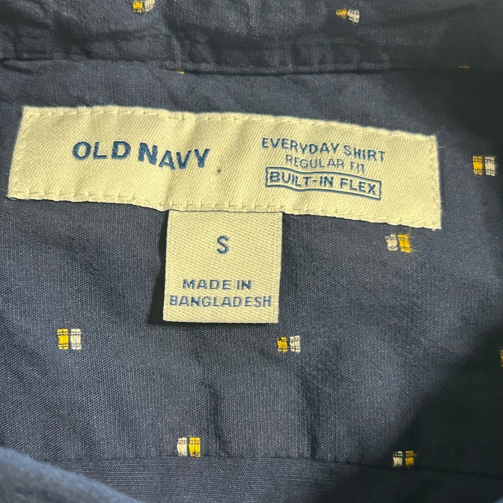 Old Navy Mens Everyday Shirt Regular Fit Navy Blue Dobby Long Sleeve Small - Picture 7 of 10